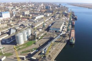 Фото елеватора Херсонський МТП Зерновий перевантажувальний комплекс: компанія Херсонський морський торговельний порт: Херсонська область