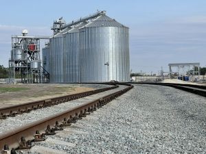 Фото елеватора Богуславський елеватор Агро КМР: компанія Агро КМР: Дніпропетровська область